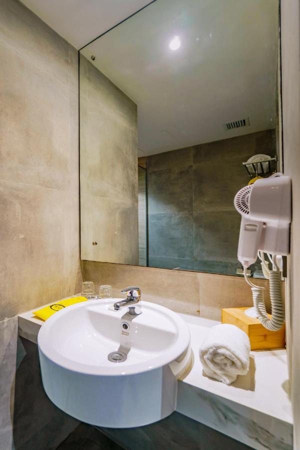 Yello Hotel Harbour Bay Нагоя Екстериор снимка