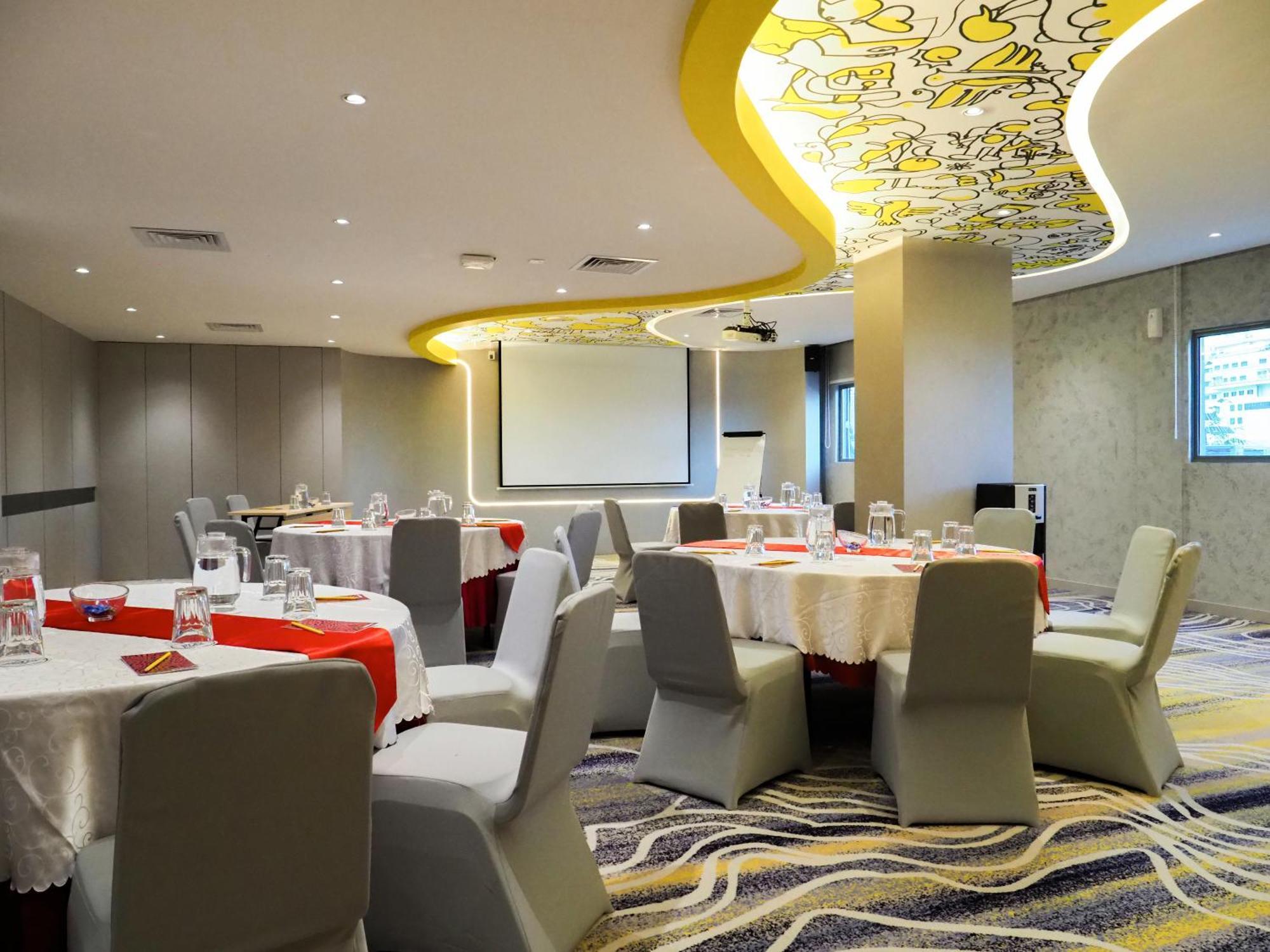 Yello Hotel Harbour Bay Нагоя Екстериор снимка